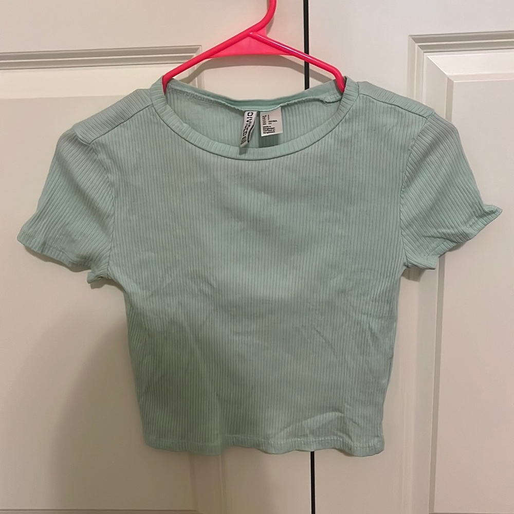 H&M light green crop top